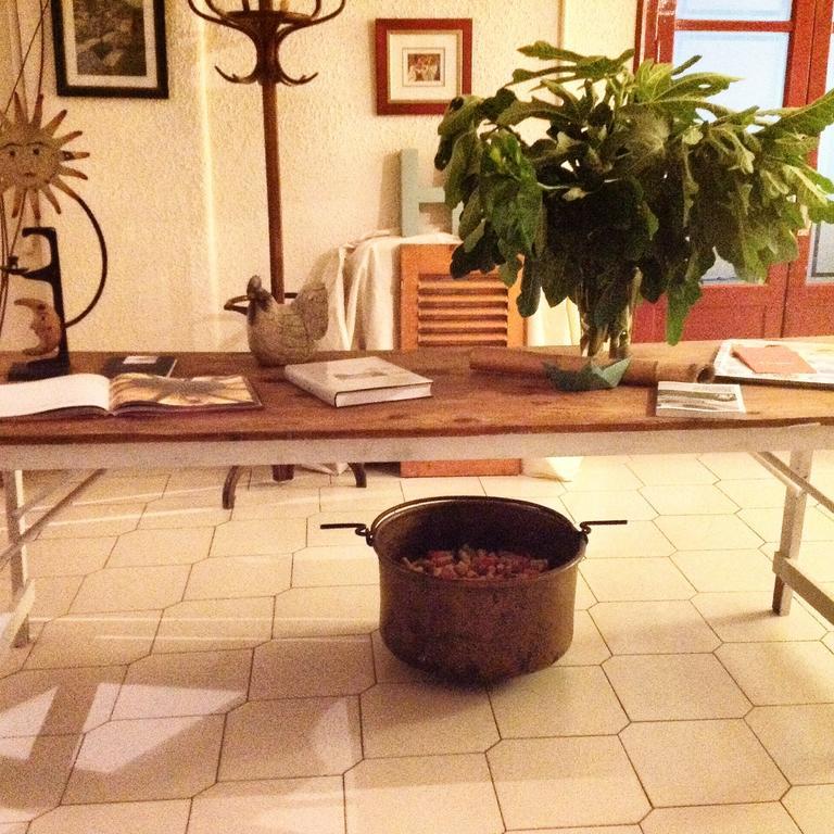 Hostal Pirineos Μπαρμπάστρο Εξωτερικό φωτογραφία