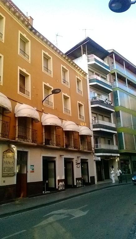 Hostal Pirineos Μπαρμπάστρο Εξωτερικό φωτογραφία