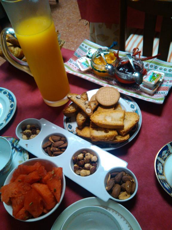Hostal Pirineos Μπαρμπάστρο Εξωτερικό φωτογραφία